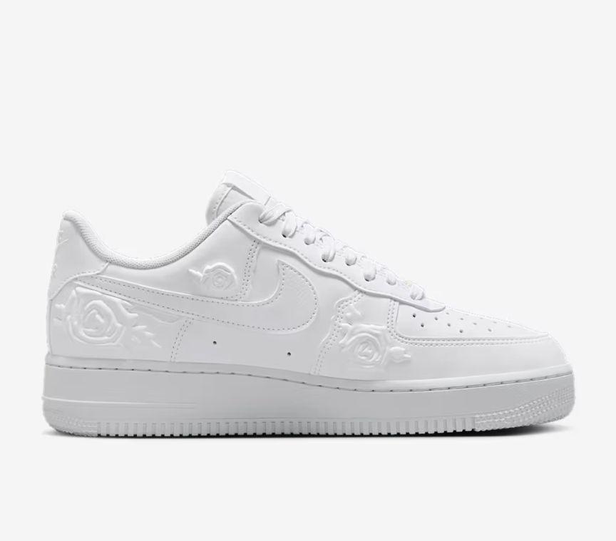 Nike Air Force 1 ホワイト バラ刺繍