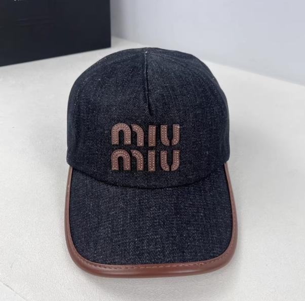 miu miu ブラック ベースボールキャップ miu miu ブラック ベースボールキャップ - メルカリ