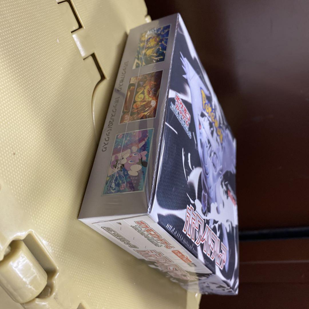 シュリンク付き新品・未使用のポケモンカードゲーム ホワイトフレア1BOX