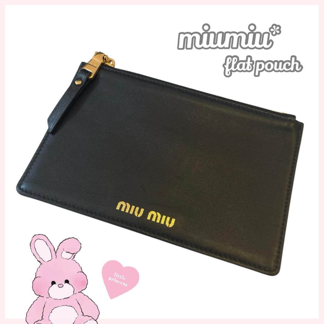 miumiu ブラック フラグメントケース フラットポーチ