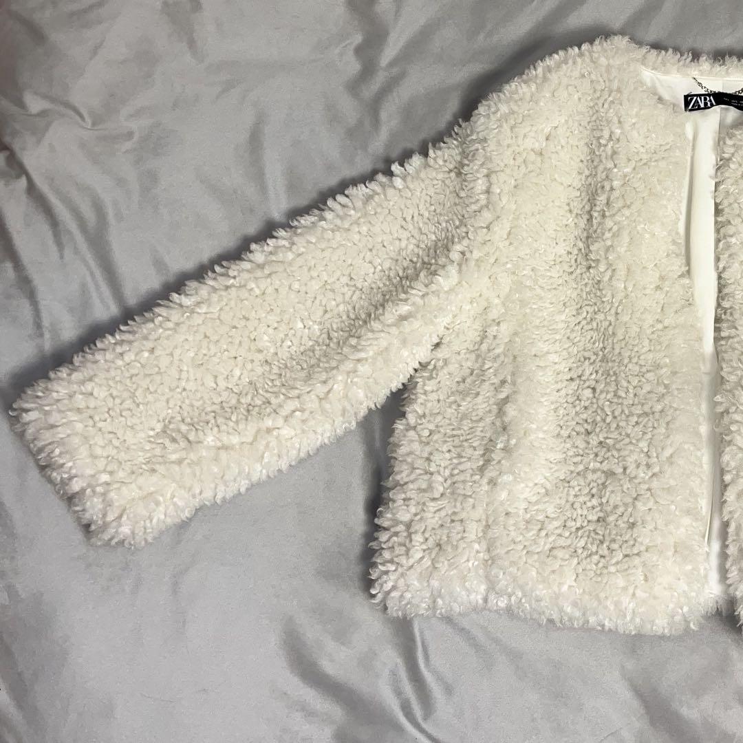 ZARA フェイクファーカーディガン　Lサイズ