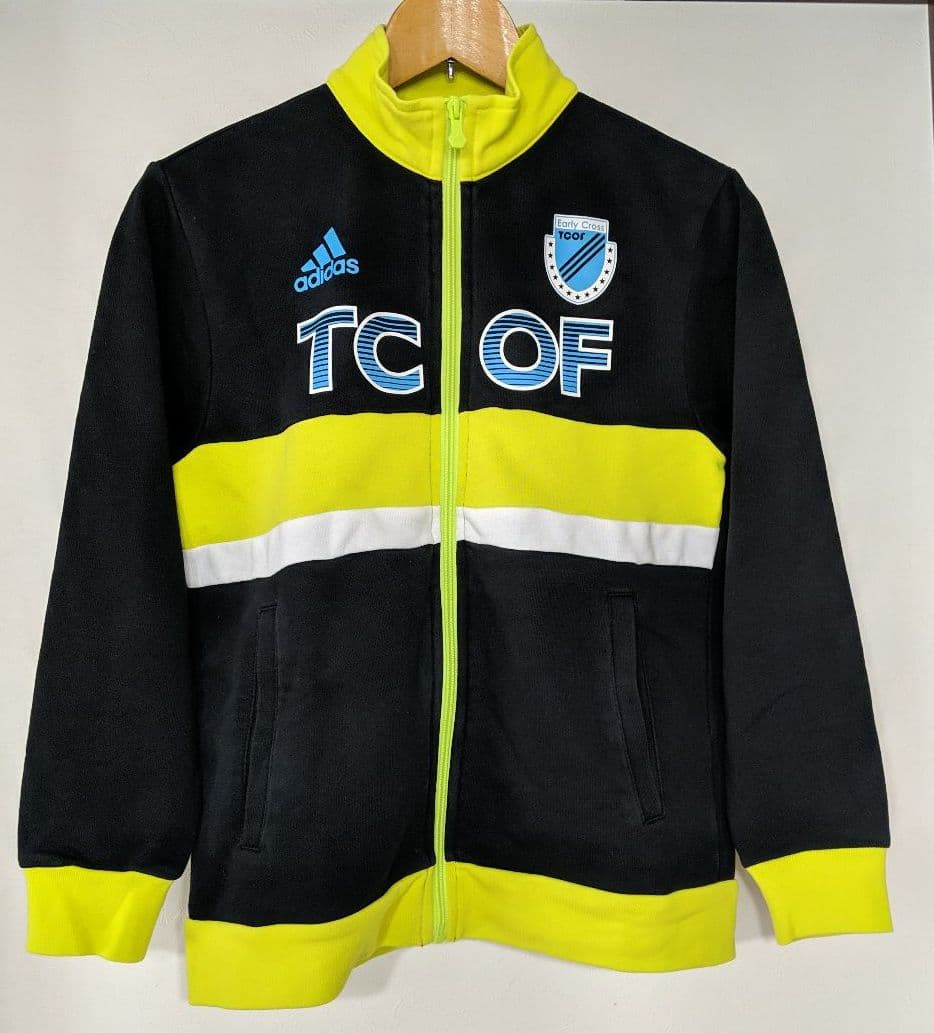 メルカリ Adidas アディダス 150センチ 前開き 上着 ジャケット 上着 480 中古や未使用のフリマ メルカリ Adidas アディダス 150センチ 前開き 上着 ジャケット 上着 480 中古や未使用のフリマ