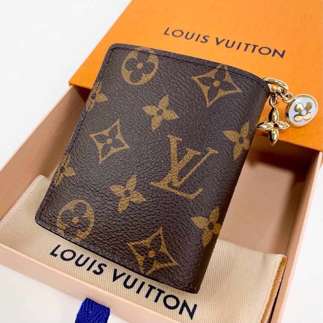 ルイヴィトン ポケットウォレット LV チャーム アズールブルーLOUIS VUITTON