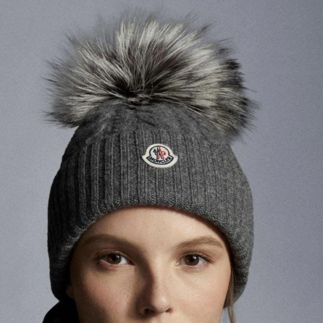 MONCLER✨️シルバーフォックスファー ニットキャップ ライト MONCLER✨️シルバーフォックスファー ニットキャップ ライト