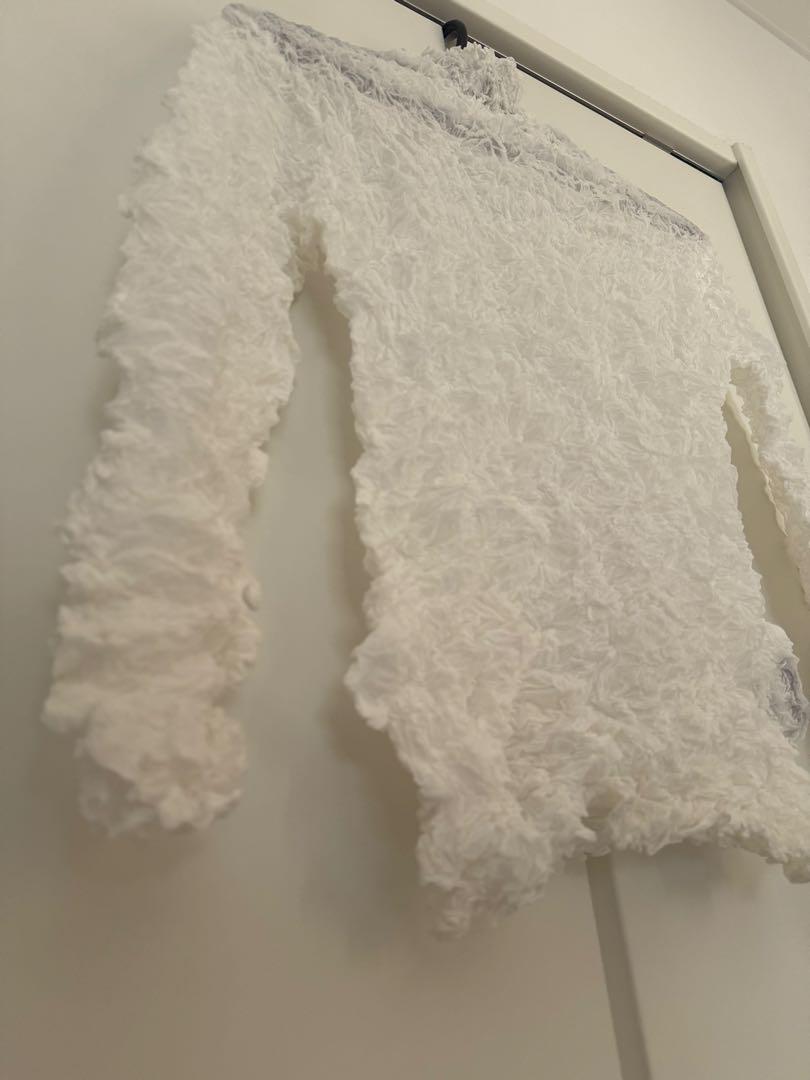 ISSEY☆MIYAKE イッセイミヤケ　ホワイト長袖トップス
