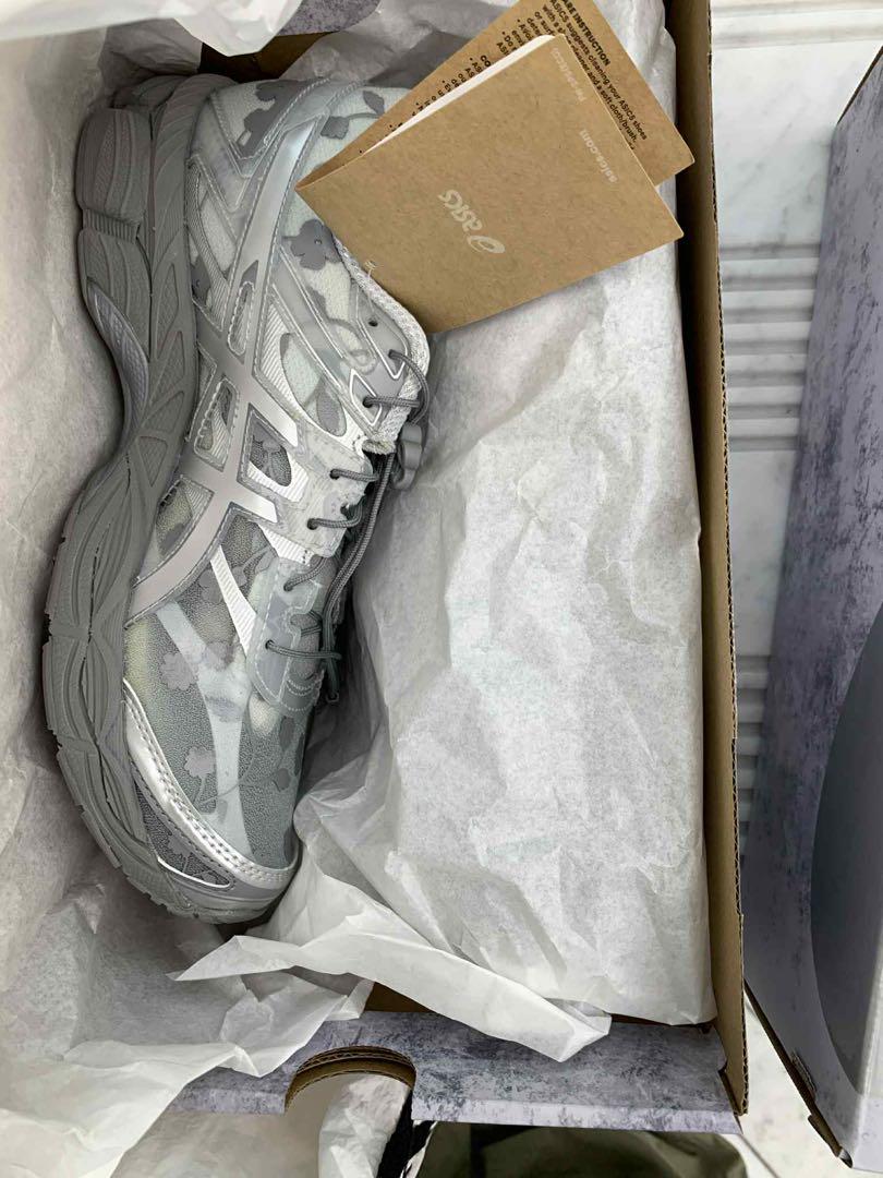 ASICS 迷彩柄シューズ 25.5