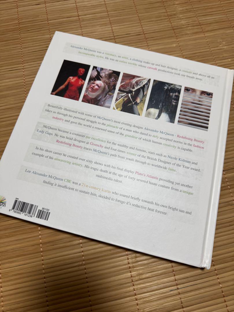 休日限定 ALEXANDER 洋書 - 写真集 BEAUTY REDIFINING McQUEEN: 洋書