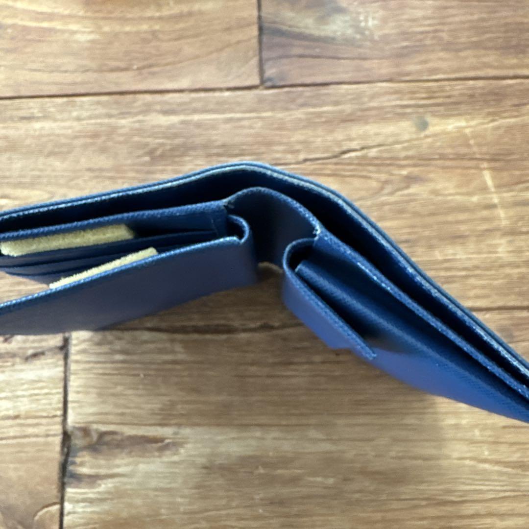 二つ折り財布 PRADA