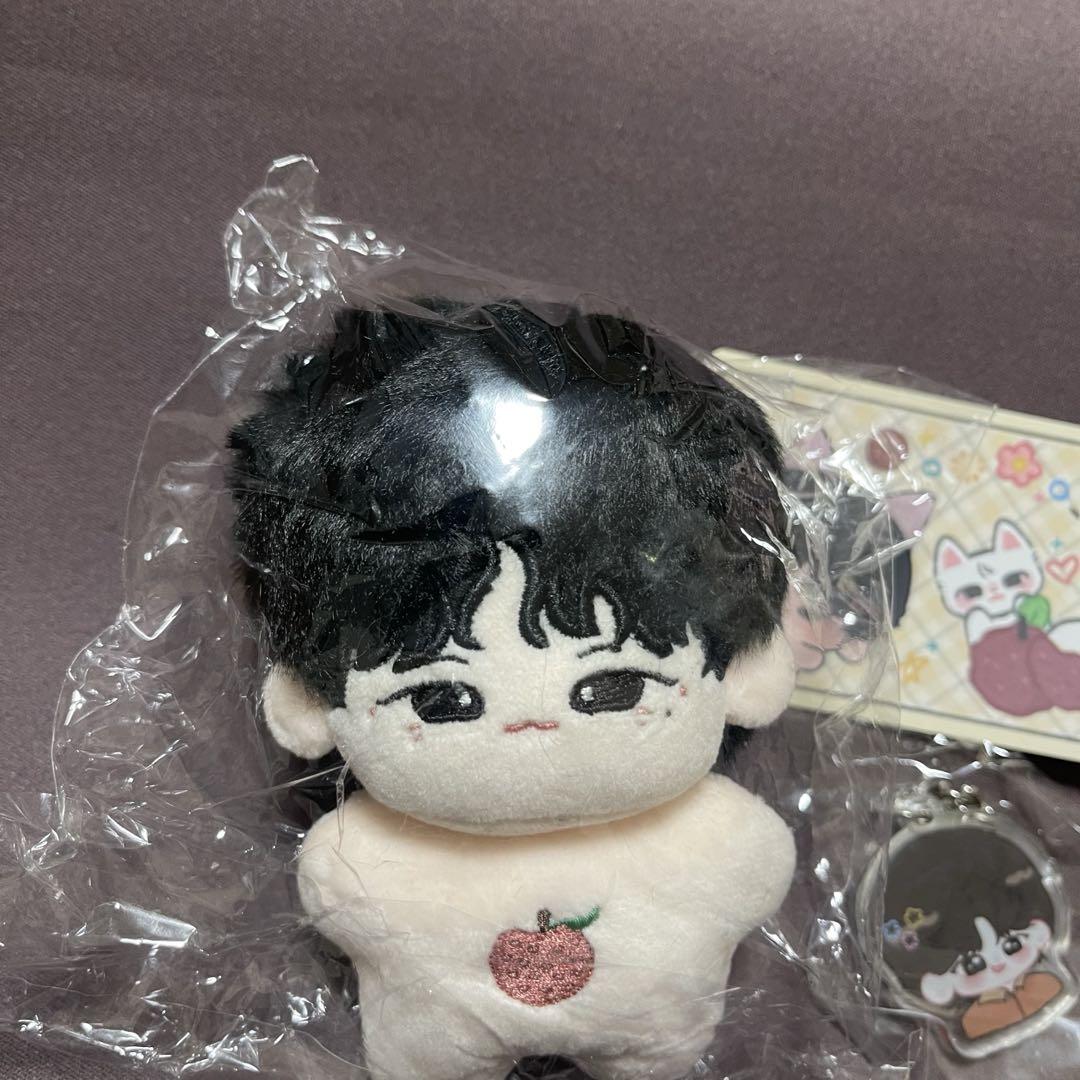 ウジ ぬいぐるみ 10cm 新品 マスター セブチ svt