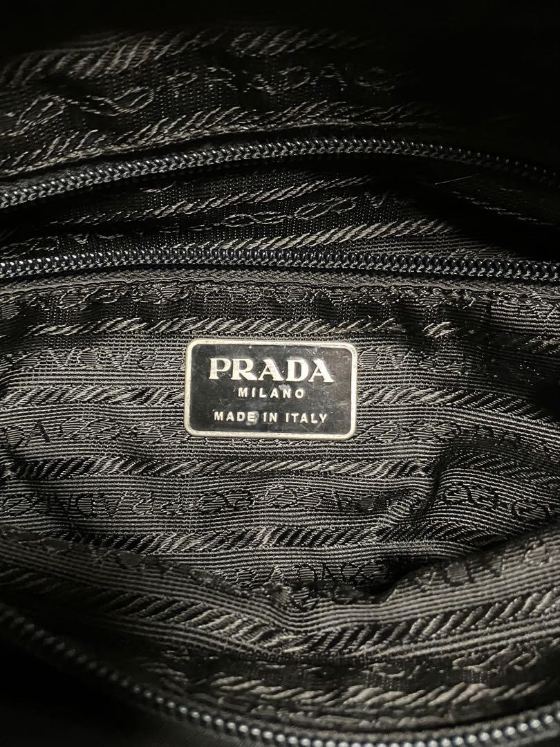 PRADA プラダ ショルダーバッグ 斜め掛け 三角ロゴ ナイロンレザー 黒