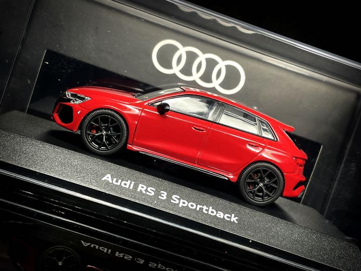 今話題のアイテムを 2022 スポーツバック RS3 アウディ 1/43 特注品 ミニカー ミニカー