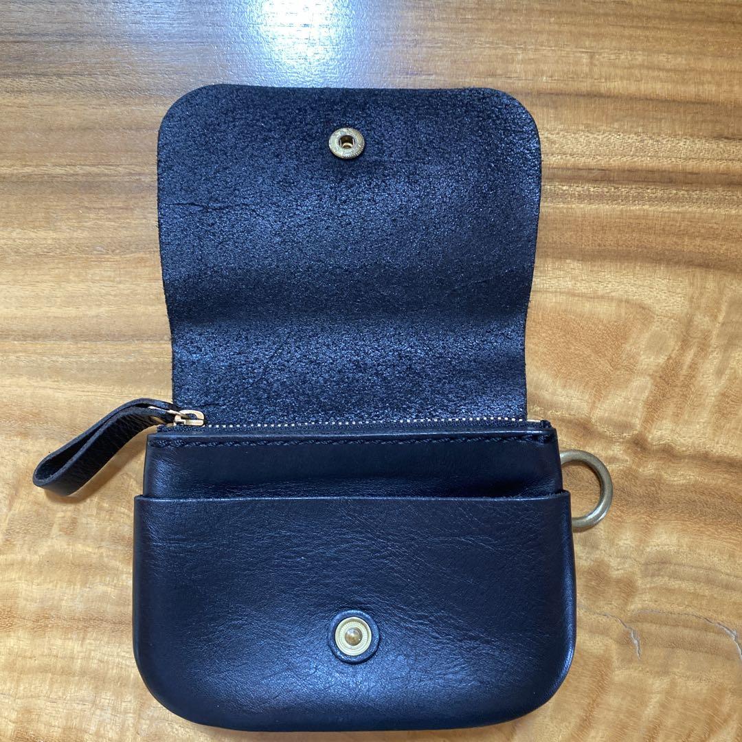 HERZ 普段使いのトラベルウォレット・二つ折り財布