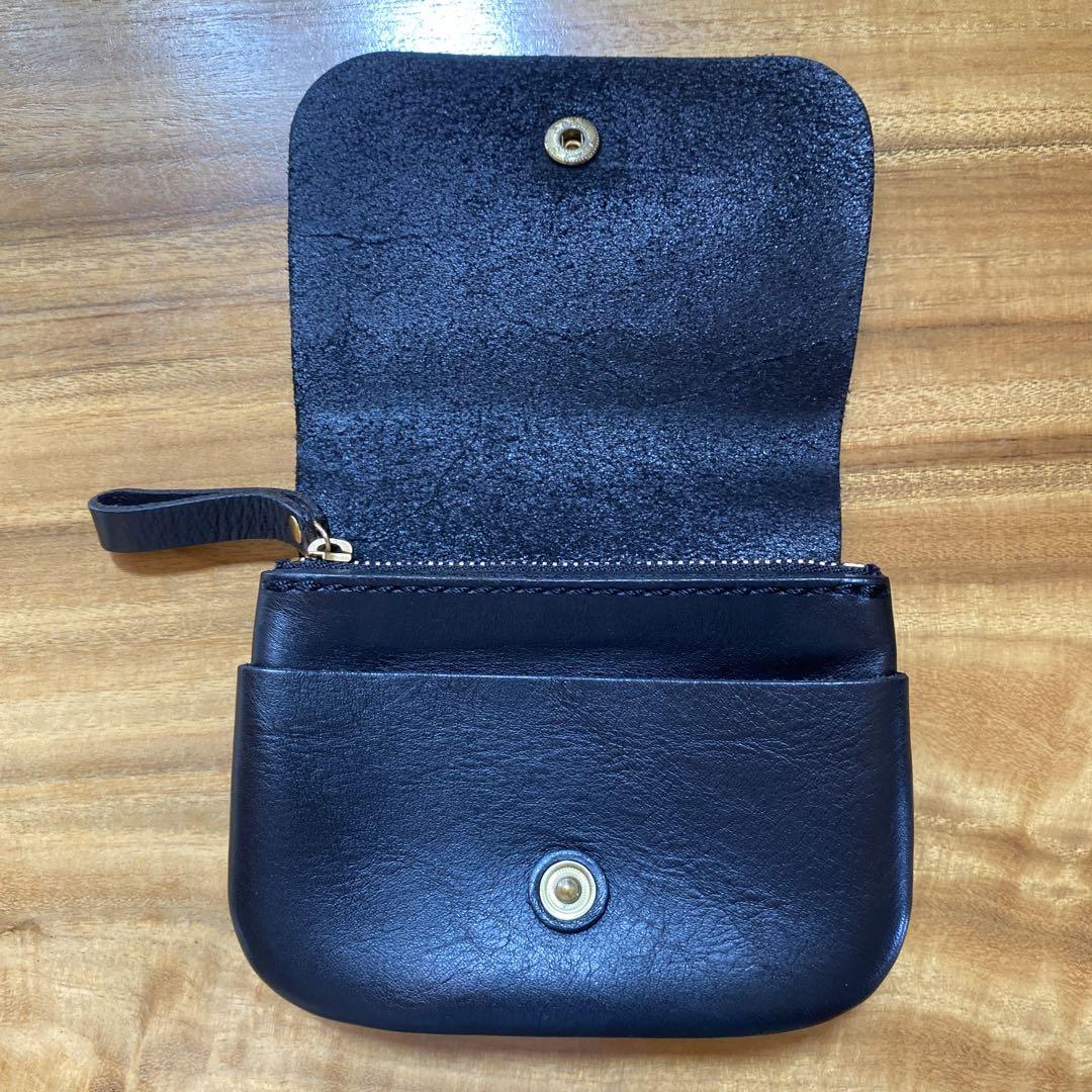 HERZ 普段使いのトラベルウォレット・二つ折り財布