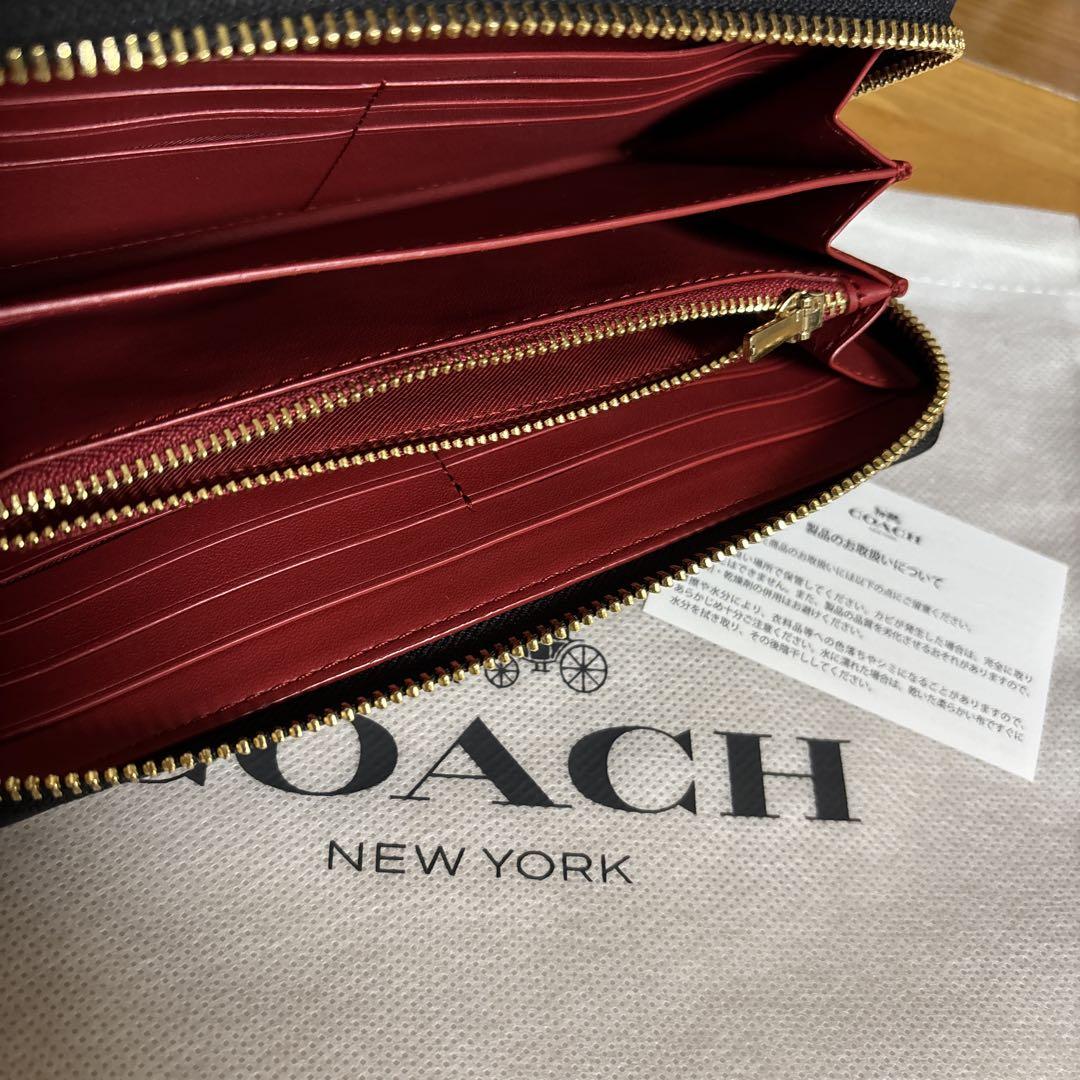 COACHの長財布（ブラック）