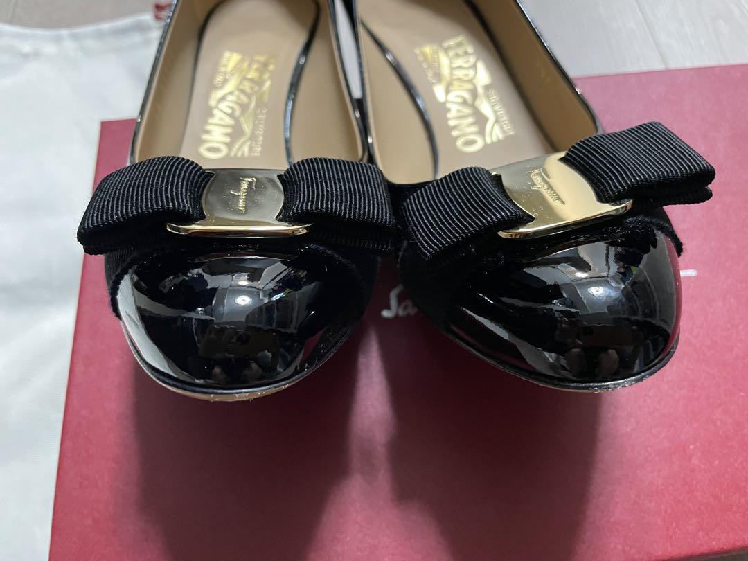 美品✨タグ付き フェラガモ パテントレザー ベルト パンプス 5 22cm相当 Salvatore Ferragamo - 9f13 Salvatore Ferragamo