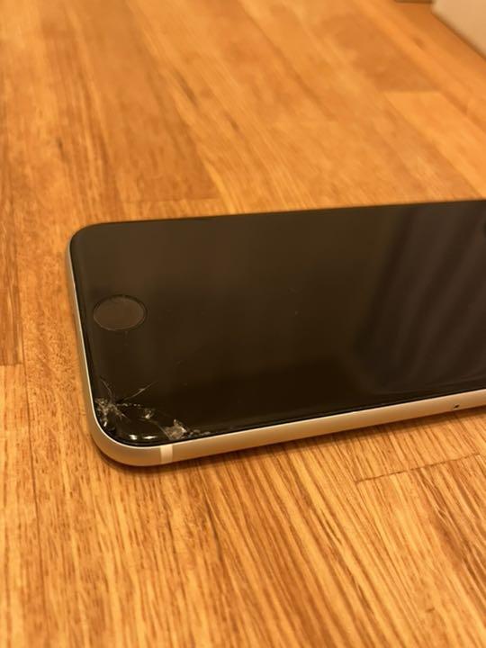 大得価2022 iPhone ホワイト シムフリー 3aTO0-m29120151097 SE2 64GB 低価爆買い