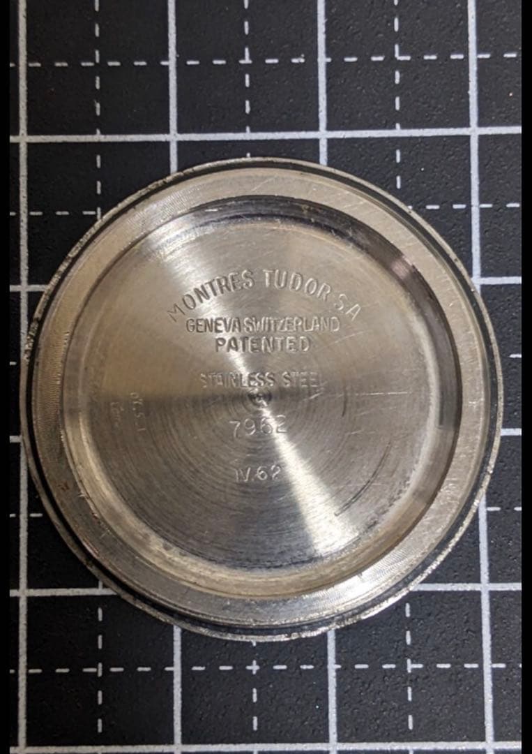 TUDOR 手巻き時計