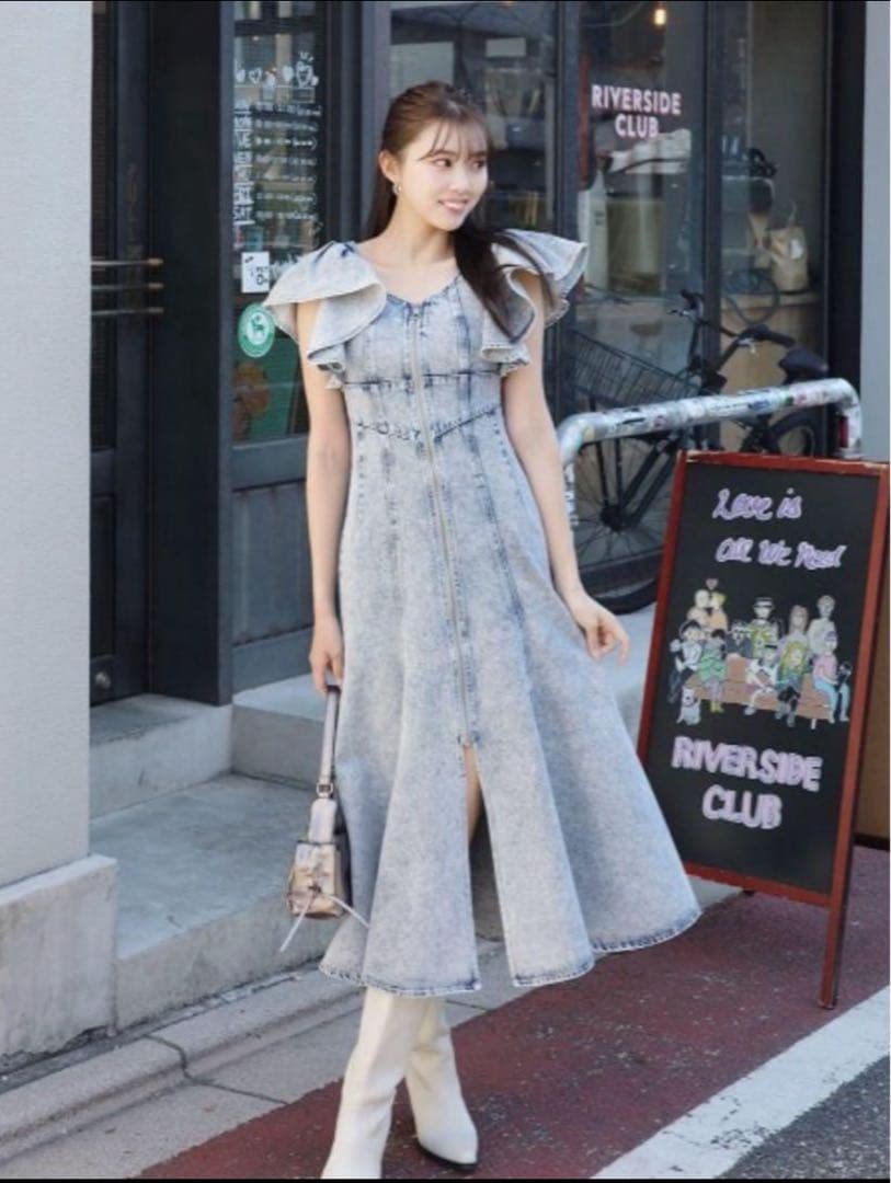 riendaフリルスリーブマーメイドワンピース　春服 夏服 完売品