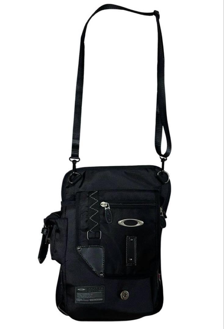 00s OAKLEY ショルダーバッグ サコッシュ メタルロゴ テック Y2K