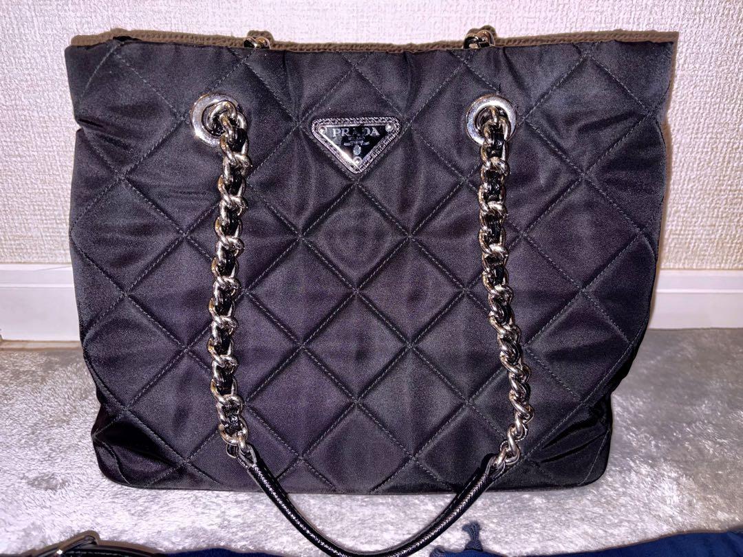 PRADA 黒 ナイロン キルティングバッグアーサー