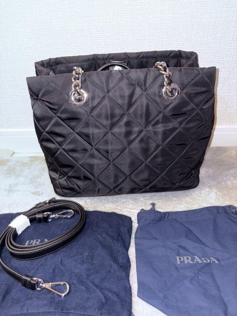 PRADA 黒 ナイロン キルティングバッグアーサー