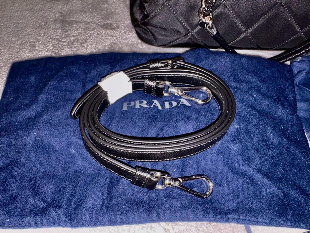 PRADA 黒 ナイロン キルティングバッグアーサー