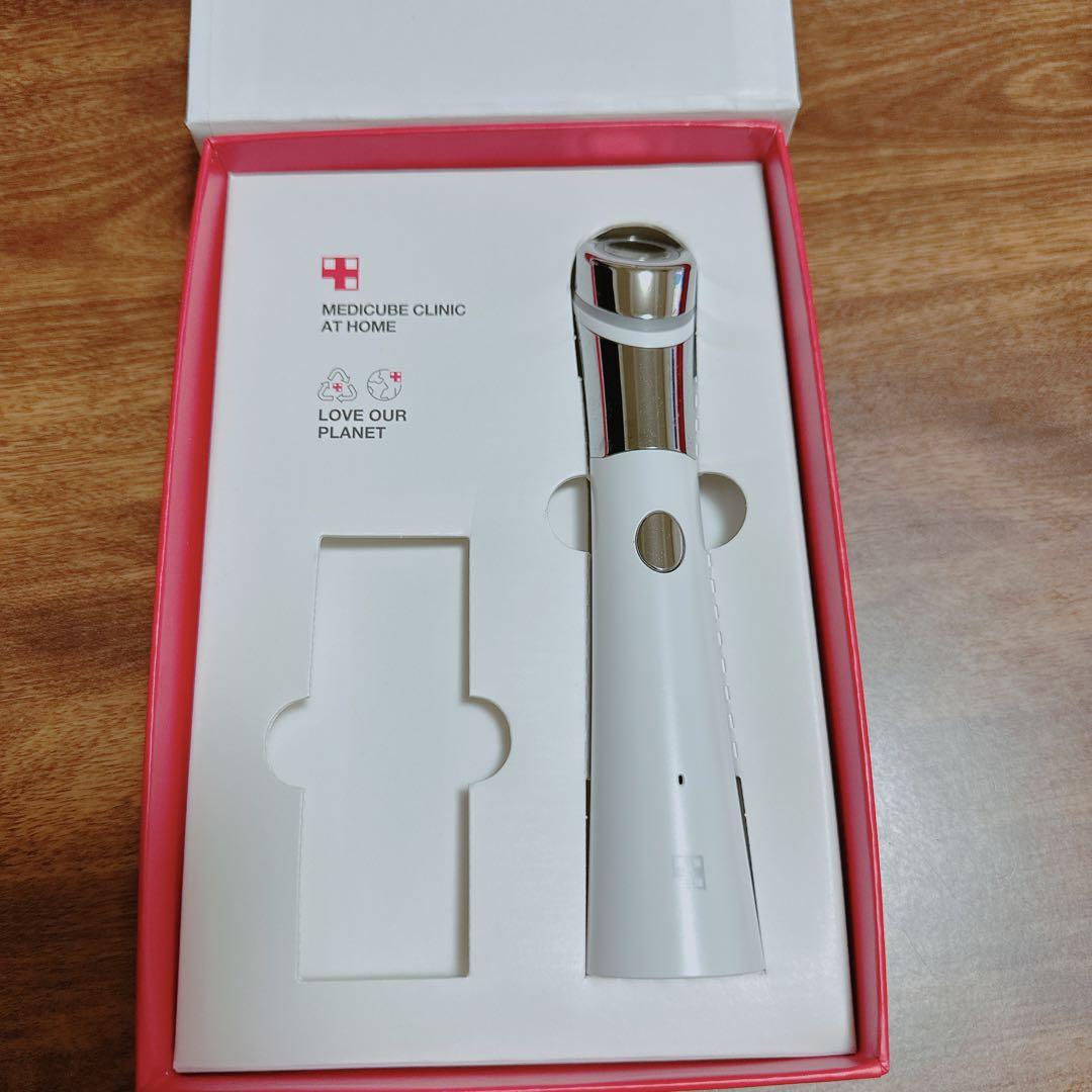 メディキューブ　medicube ダーマエアショット　AGE-R