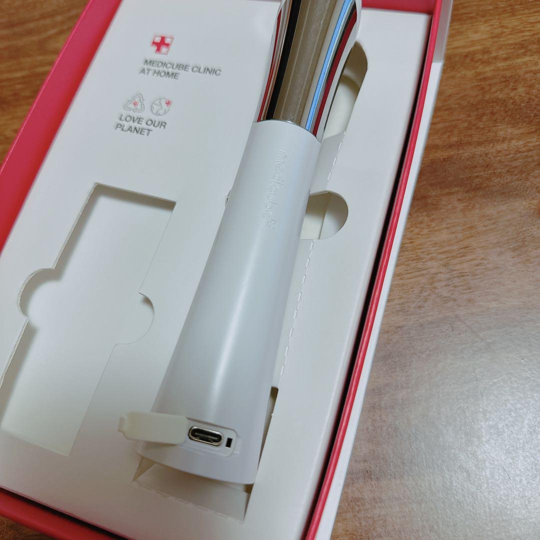 メディキューブ　medicube ダーマエアショット　AGE-R