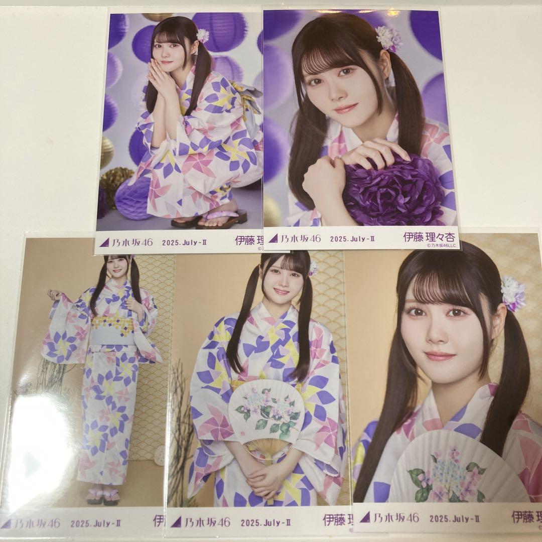 乃木坂 伊藤理々杏 パスケース 直筆サイン 縁日 特賞 乃木恋 真夏の全国ツアー 2025年最新】乃木坂46 伊藤理々杏 サインの人気アイテム - メルカリ