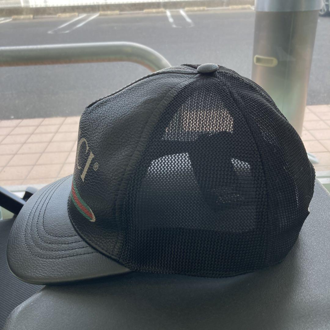 ［美品］グッチベースボールキャップロゴプリントシェリーラインレザー