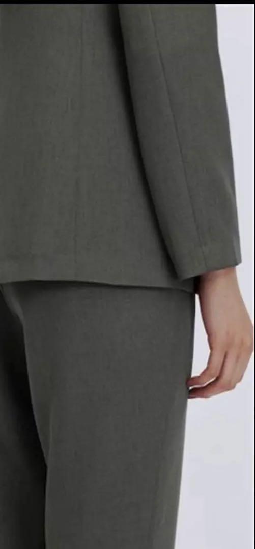 【美品】グレー パンツスーツ上下　青山　ゼロプレッシャースーツ