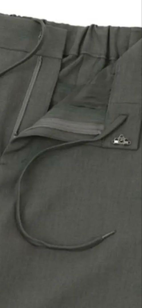 【美品】グレー パンツスーツ上下　青山　ゼロプレッシャースーツ