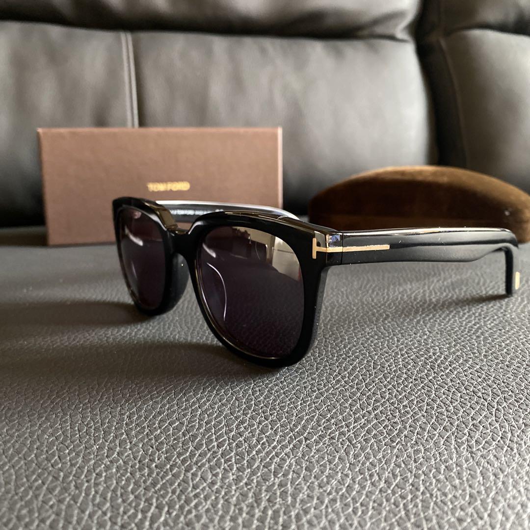 TOM FORD