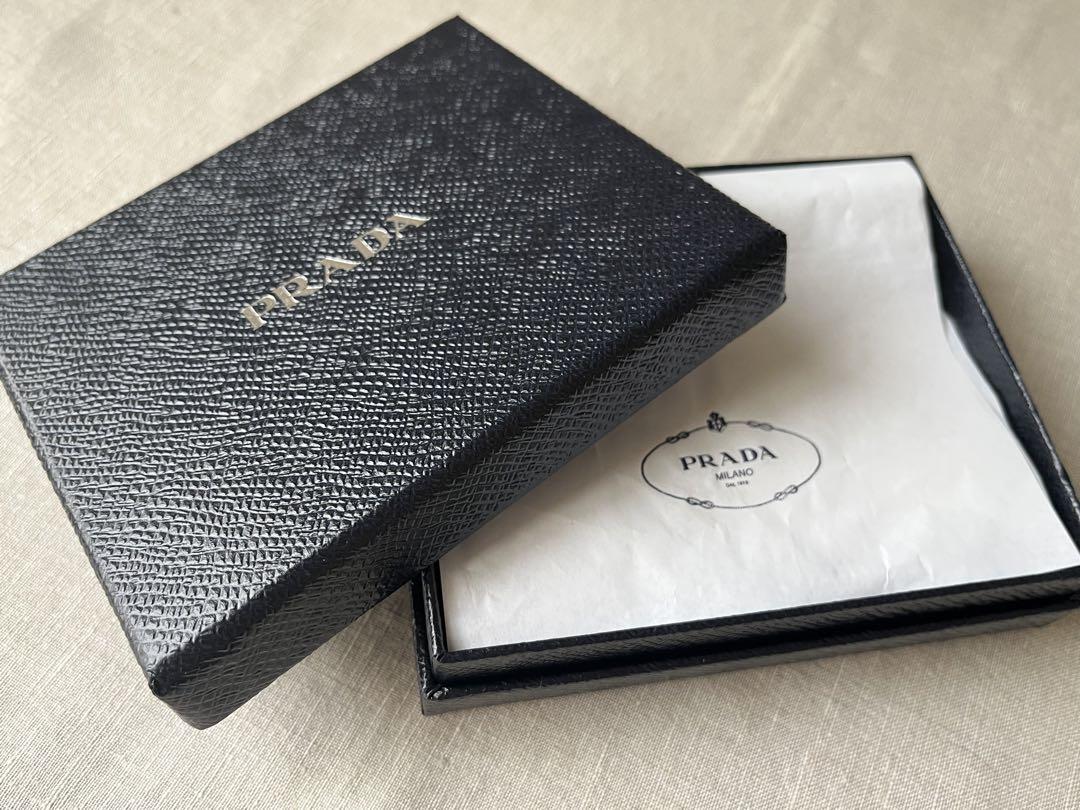 【Kenzo2016】！値下げ！【PRADA】二つ折り財布（メンズ）