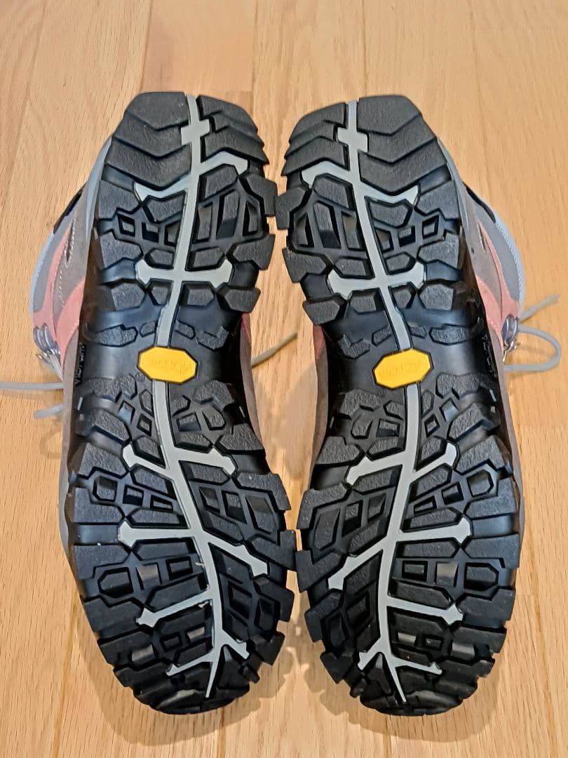 【タムちゃん様専用】AKU Suiterra Suede GTX 25.5cm