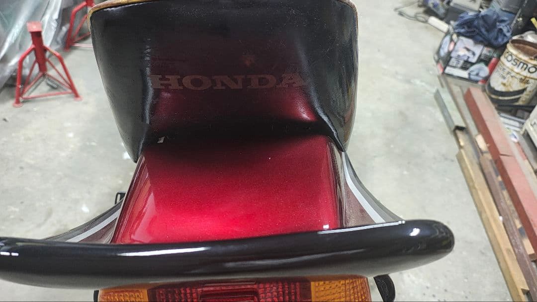 ジェイド250 チョビ三段シートジェイド　JADE250　ブラック　ゴールド