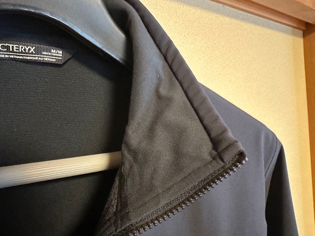 【新品】アークテリクス ガンマMX ジャケット(ブラック、Mサイズ) 【新品】アークテリクス ガンマMX ジャケット(ブラック、Mサイズ)