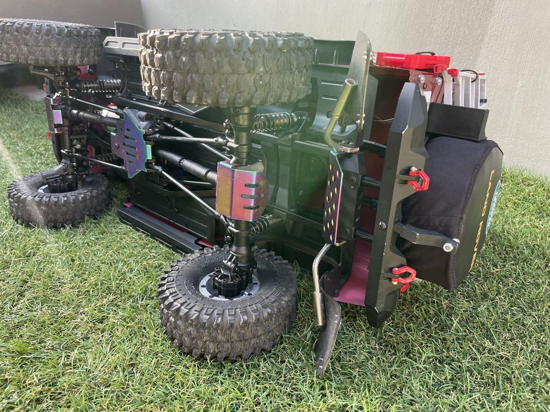 トラクサス　TRX4　ランドローバー　ディフェンダーD110　RTR　レッド