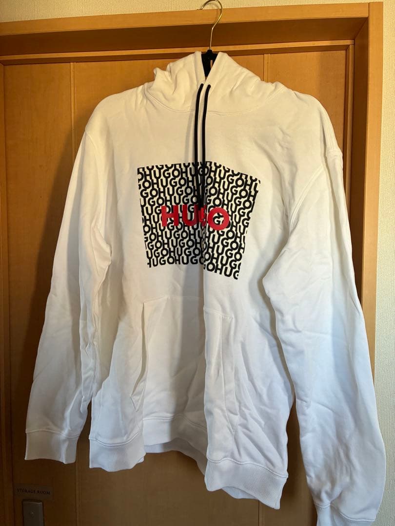 HUGO BOSS ホワイト パーカー ロゴ入り HUGO BOSS ホワイト パーカー ロゴ入り