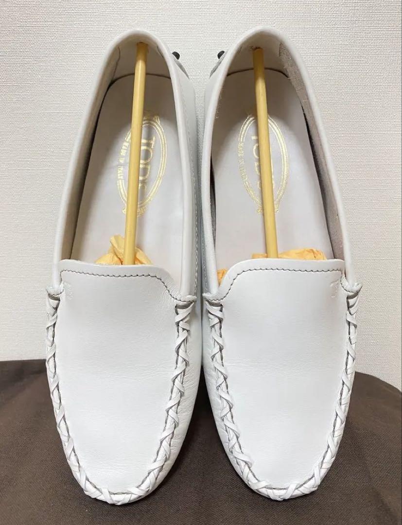 TOD'S ホワイト ドライビングシューズ　箱付き