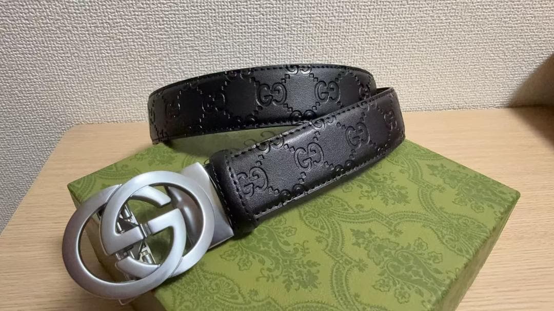 GUCCI ブラックレザーベルト 110cm