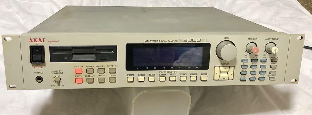 AKAI アカイ S3000XL サンプラー AKAI アカイ S3000XL サンプラー