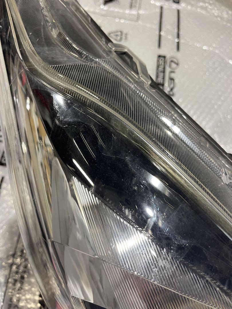 NHP10 アクア右　ヘッドライト　ヘッドランプ.KOITO 52-312