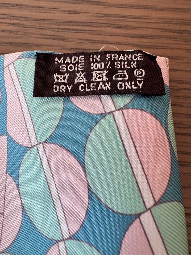 HERMESマキシツイリー EX-LIBRIS EN CRAVATES スカーフ HERMESマキシツイリー EX-LIBRIS EN CRAVATES スカーフ