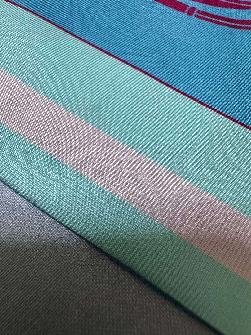 HERMESマキシツイリー EX-LIBRIS EN CRAVATES スカーフ HERMESマキシツイリー EX-LIBRIS EN CRAVATES スカーフ