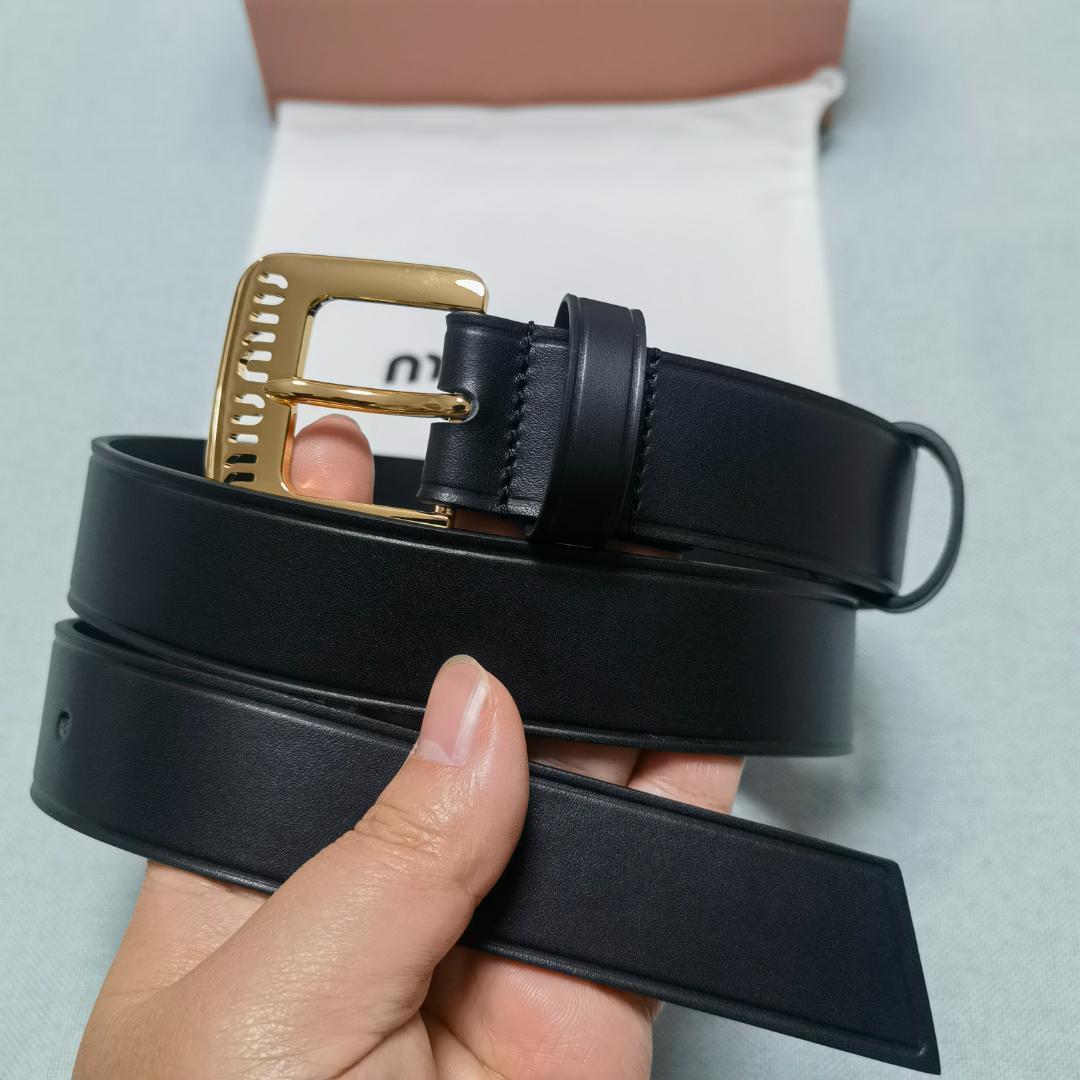 MiuMiu ロゴ ナッパレザーベルト ブラック 95cmMIU MIU