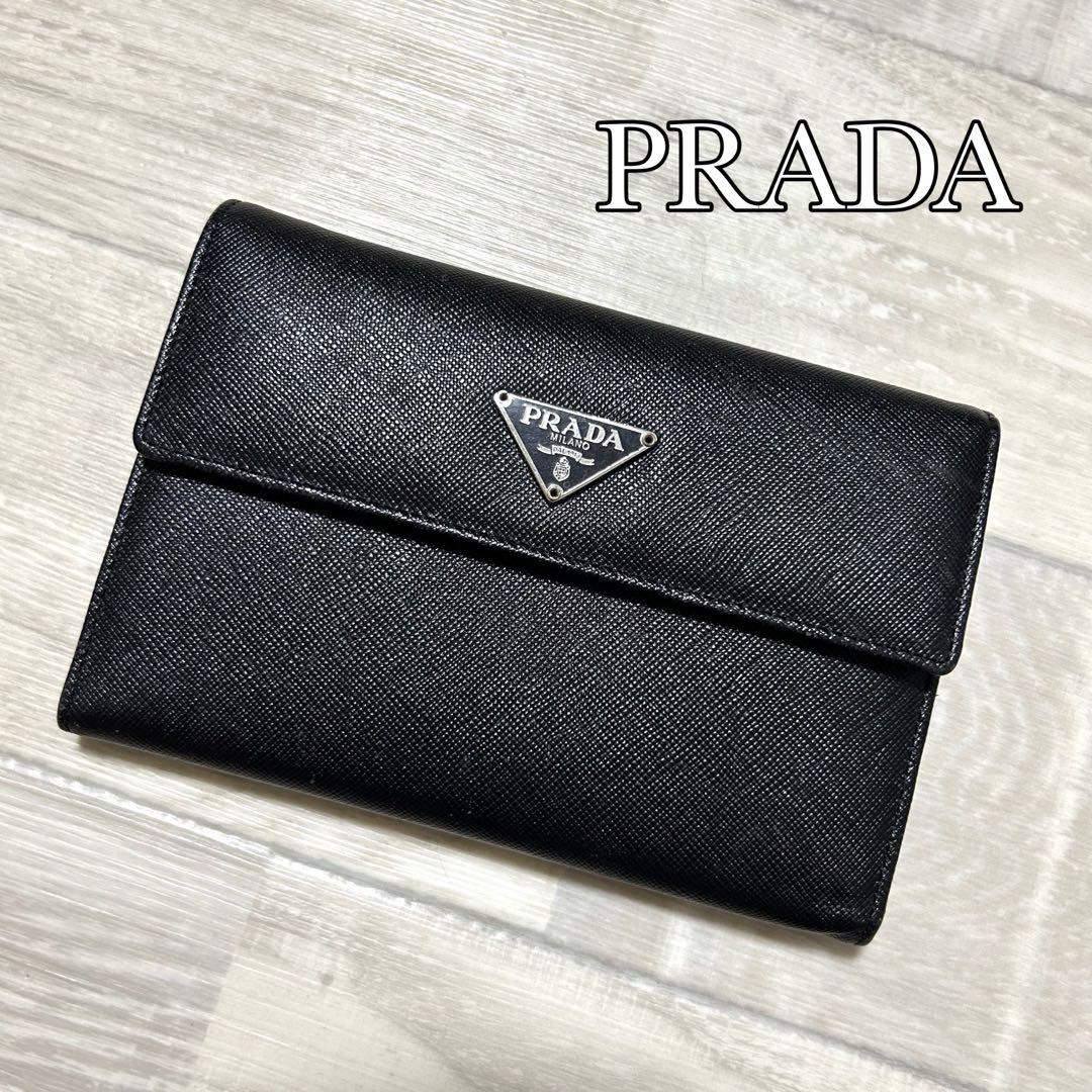極美品✨プラダ 三つ折り財布 三角ロゴ サフィアーノ レザー 黒 ブラック 楽天市場】極美品 プラダ PRADA 三角ロゴ 三つ折り財布