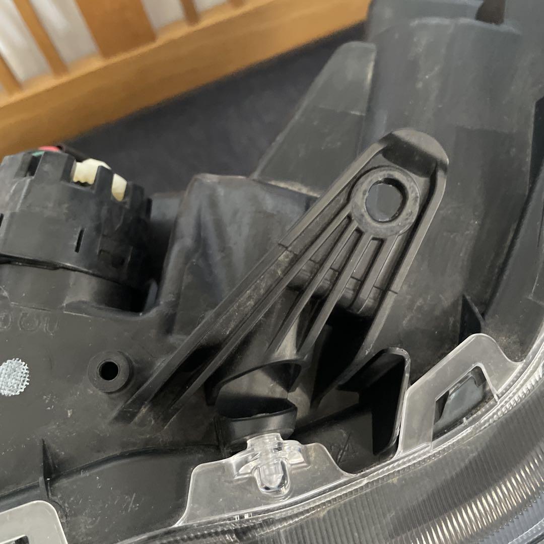 AGH30アルファード中古左ヘッドランプ81185-V2210