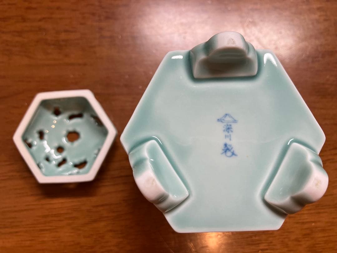 深川製磁 六角形香炉 青磁 染付山水図 茶道具 箱付き - メルカリ 深川製磁 六角形香炉 青磁 染付山水図 茶道具 箱付き - メルカリ