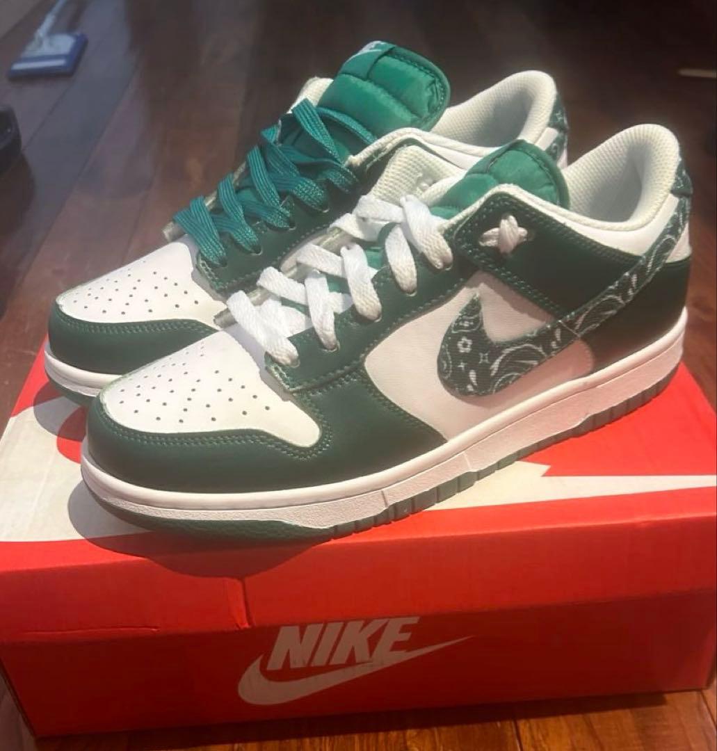 Nike Dunk ペイズリー柄　箱付き靴